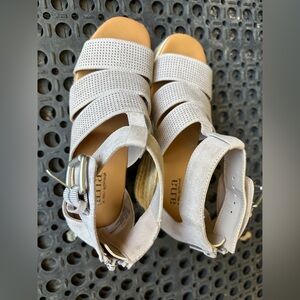 A.N.A (a new approach) Ana Landis wedge sandals women’s size 6M